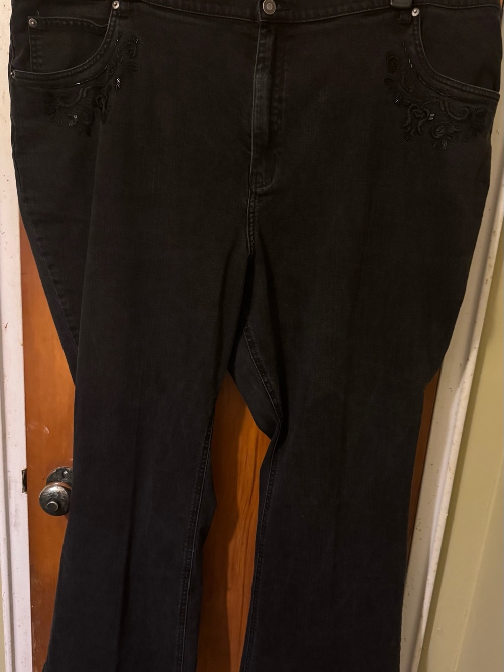 Liz & Me Black Bootcut Jeans with embellishments-EUC-30W-Smoke & Pet Free Home